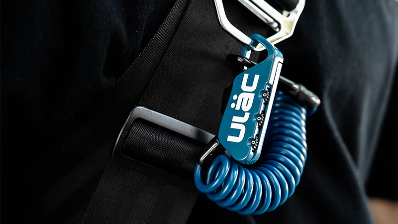 Смотреть видеообзор Велосипедный замок Ulac Piccadilly Carabiner Cable Combo Lock Silver